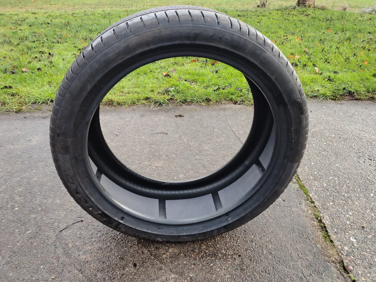 Billede 1 - Set of 4 premium 20 Inch Pirelli P Zero Summer Tyr