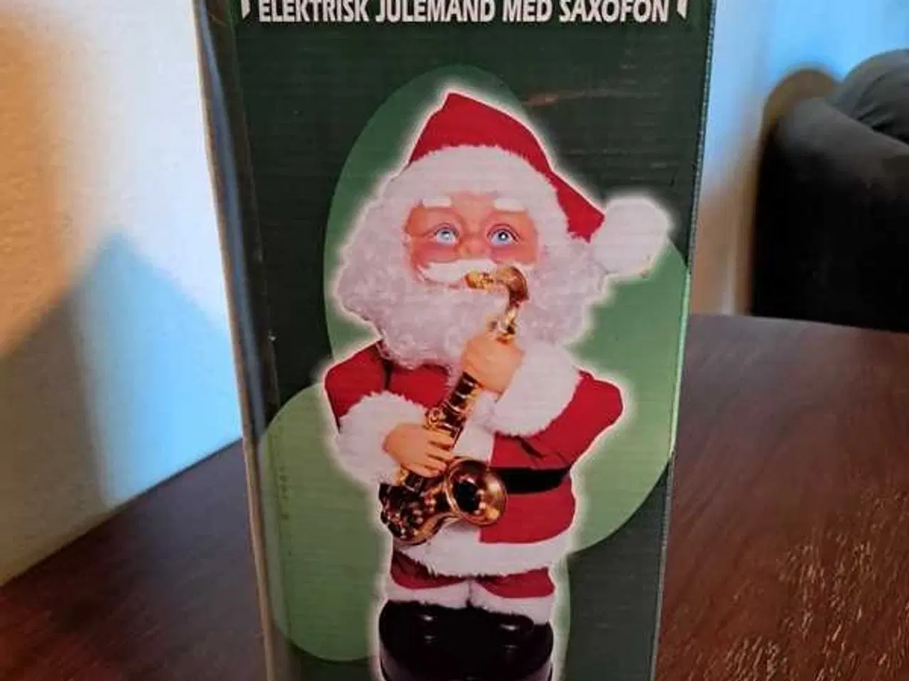 Billede 2 - Elektrisk julemand med saxofon – spiller og danser