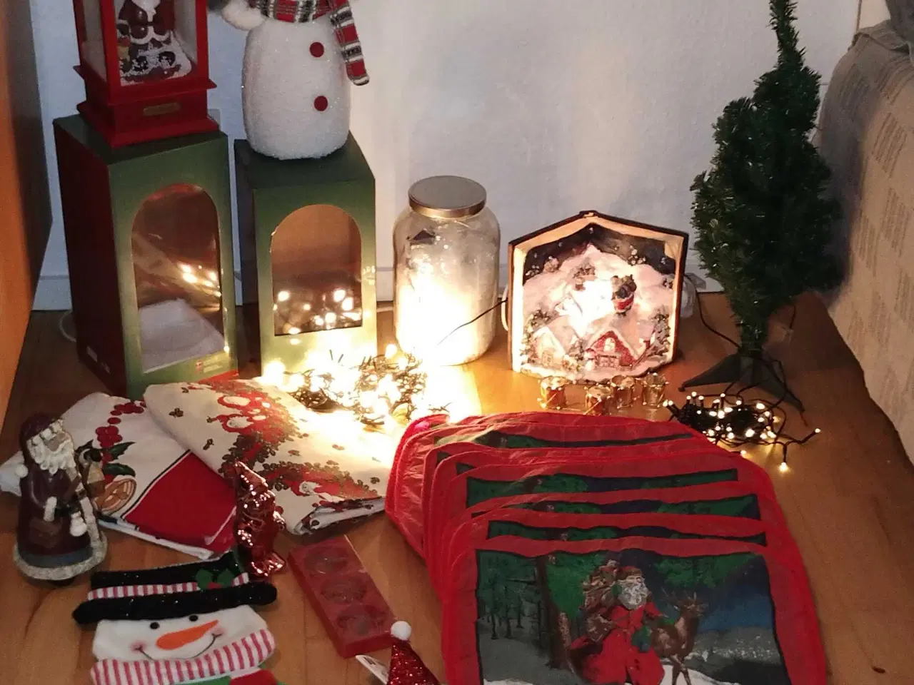 Billede 1 - Julepakke sælges til 200 kr