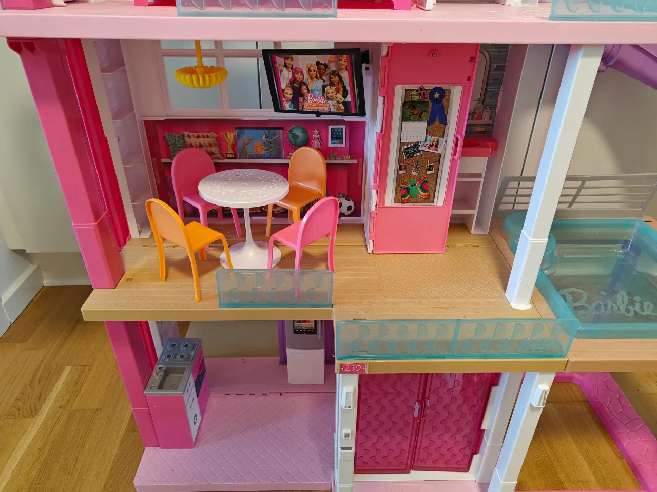 Billede 4 - Barbie Dream House tre-etagers hus med møbler