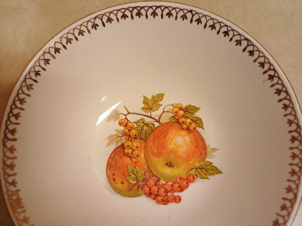 Billede 4 - Skåle / dybe tallerkener med frugt / nøddemotiver