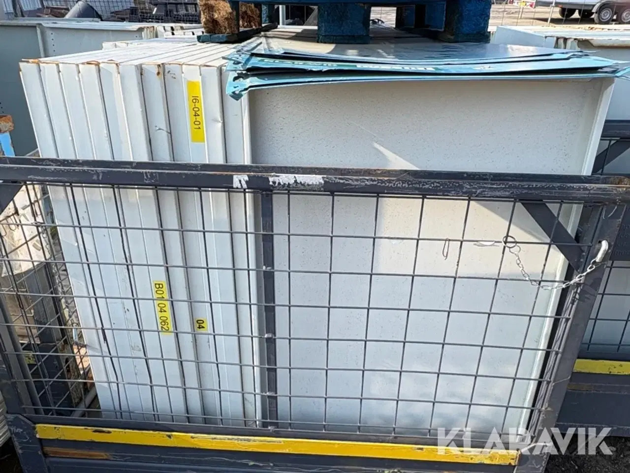 Billede 10 - Hylder: 80 styk Gavl stolper 28 styk,  endeplader 7 styk