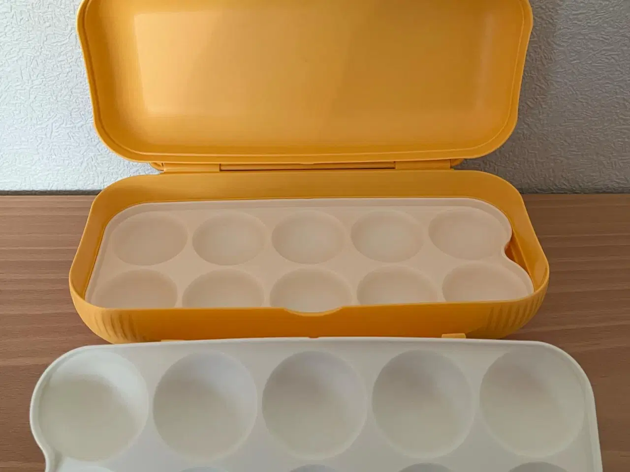 Billede 3 - Tupperware påske æggebeholder 