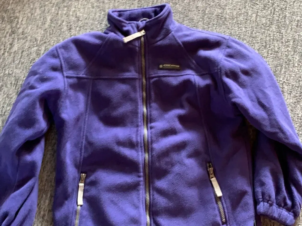 Billede 1 - Lilla fleece trøje
