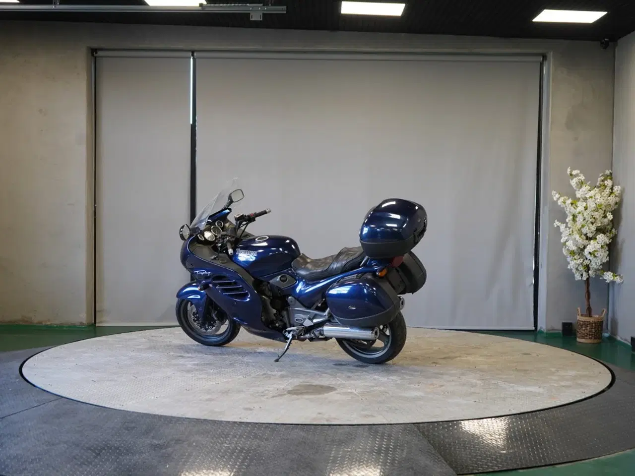 Billede 3 - TRIUMPH 1200 TROPHY – PÅ TORSDAGSAUKTION 