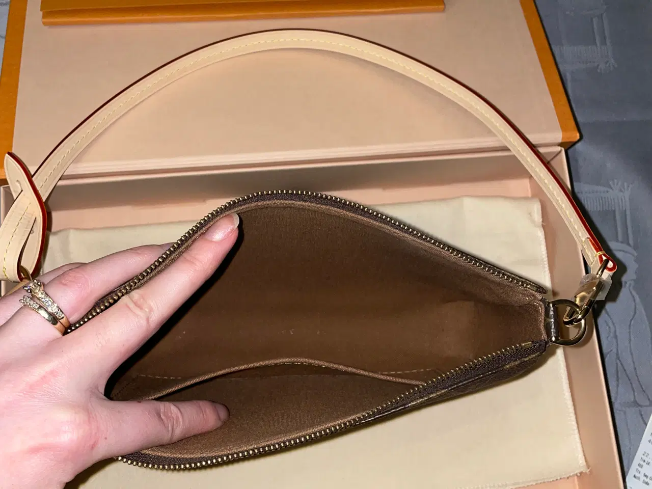 Billede 3 - Louis Vuitton taske Pochette Accessoires