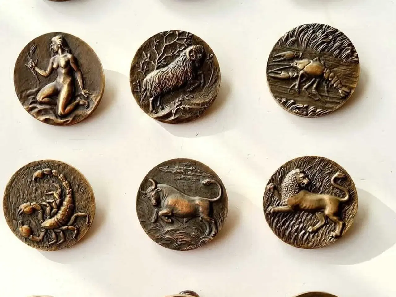 Billede 2 - 12 Bronze stjernetegns medaljer