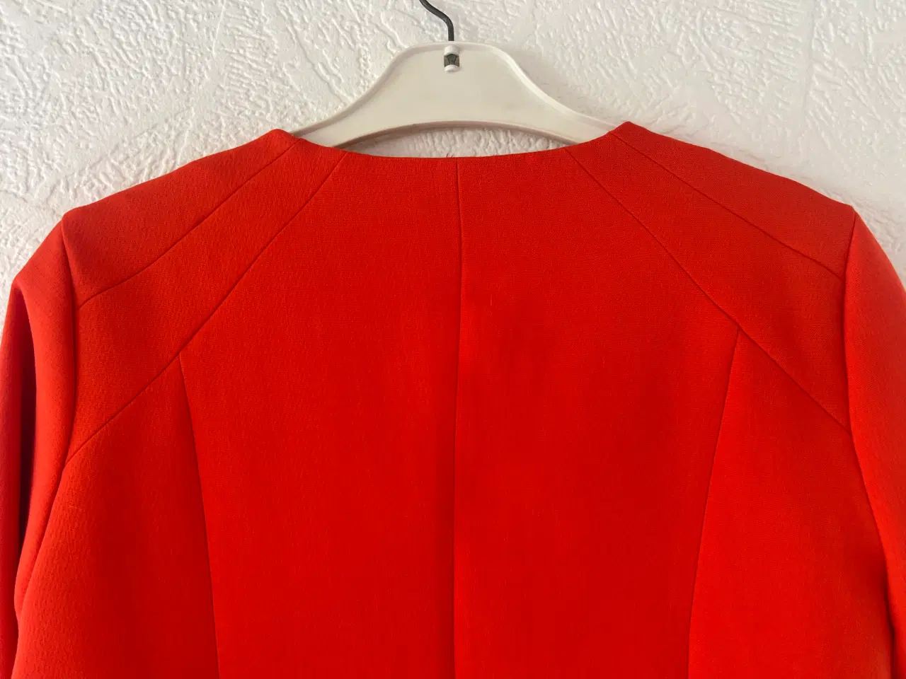 Billede 13 - Rød Jakke fra Jacqueline de Yong.