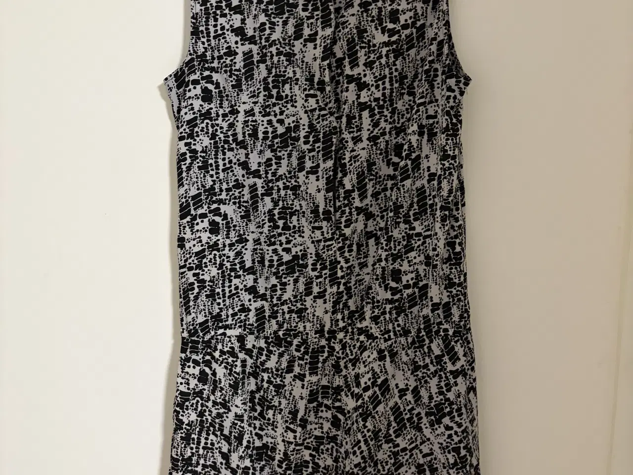 Billede 2 - Mønstret bukserdragt