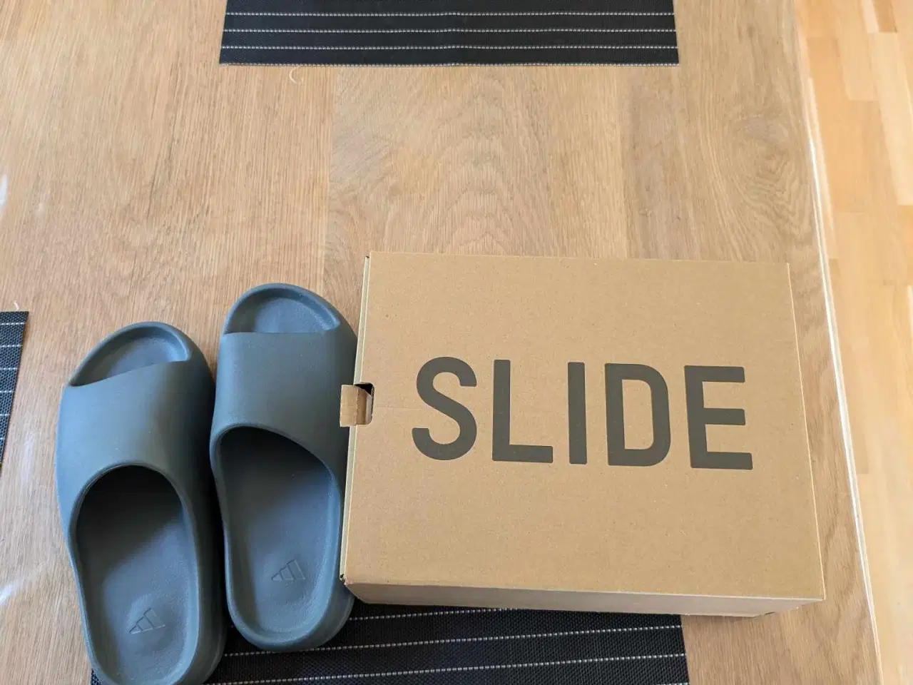 Billede 4 - Yeezy Slide Slate Marine str 44,5