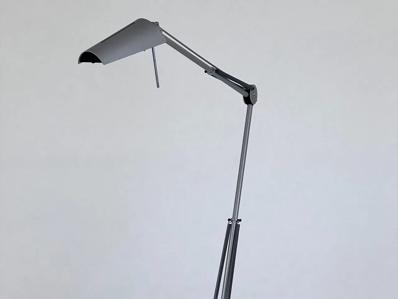 Billede 1 - Luxo Air bordlampe - Halogen - grå