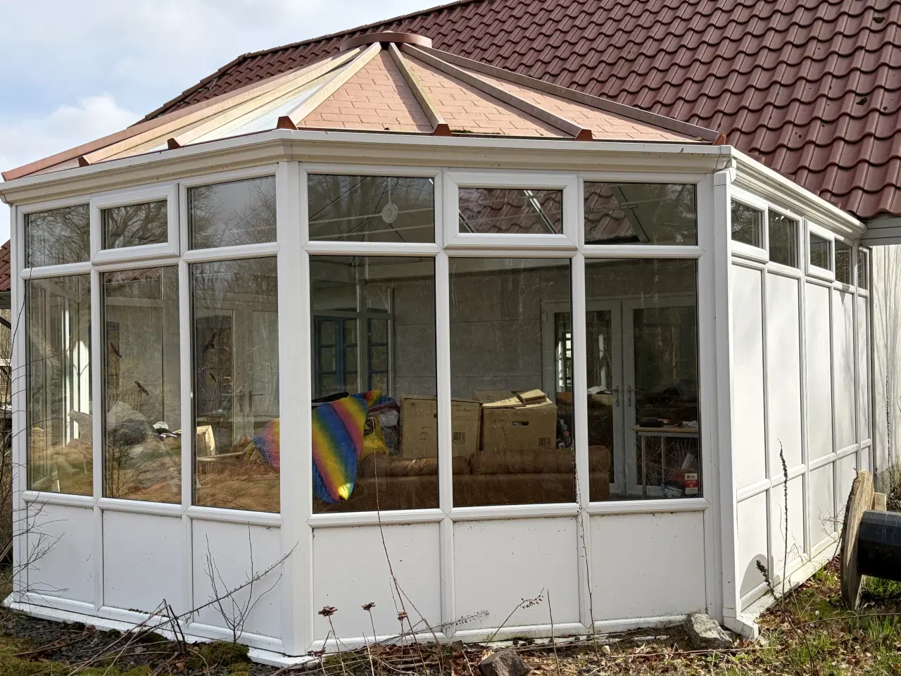 Billede 1 - RESERVERET - Udestue med dejlige glasloftspartier