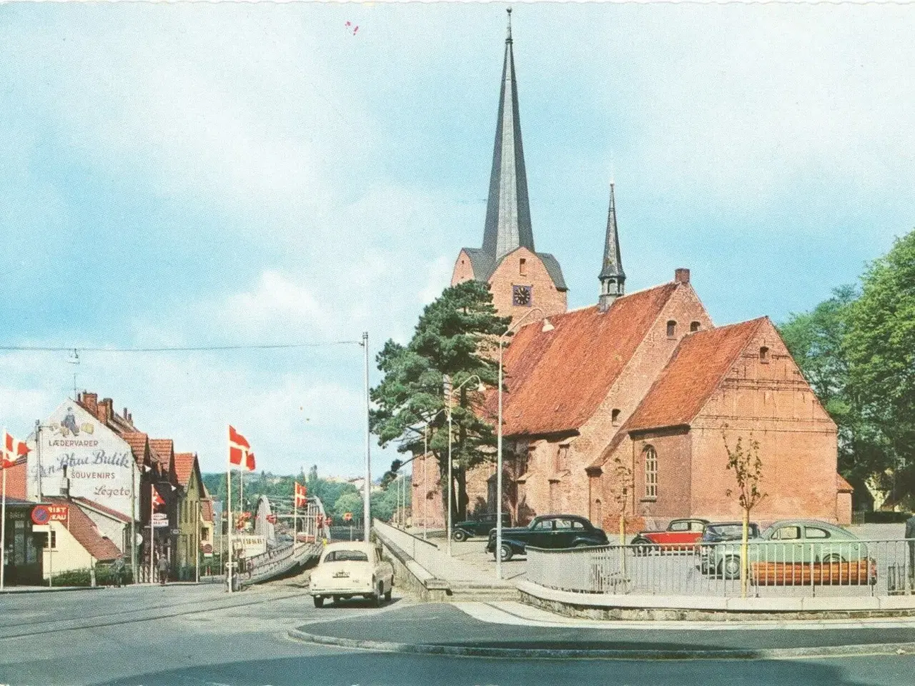 Billede 1 - 2 x Sønderborg. Mariekirken og broen