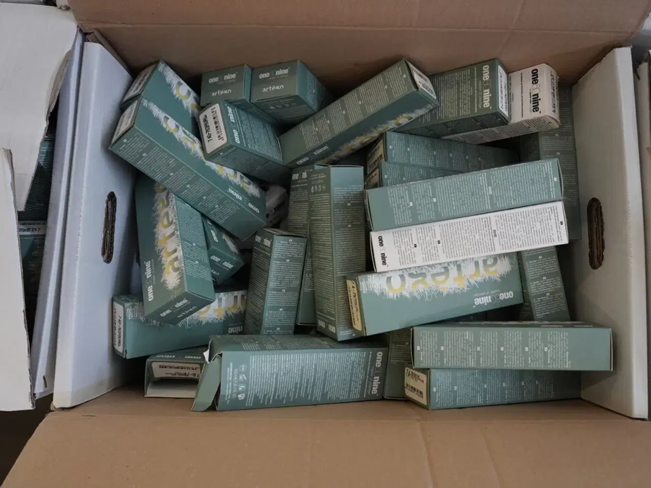 Billede 1 - Kasse med Artego "one60nine" hårfarve, 150ml