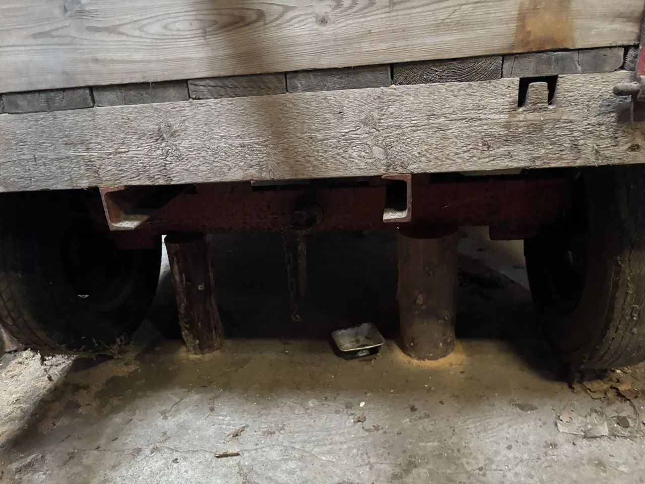 Billede 2 - Traktorvogn som har stået opklodset