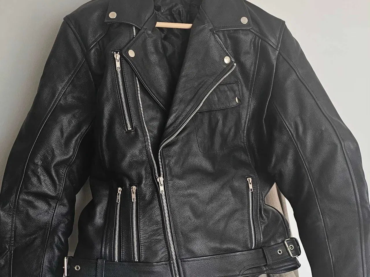 Billede 1 - Black Leather Jack | Medium