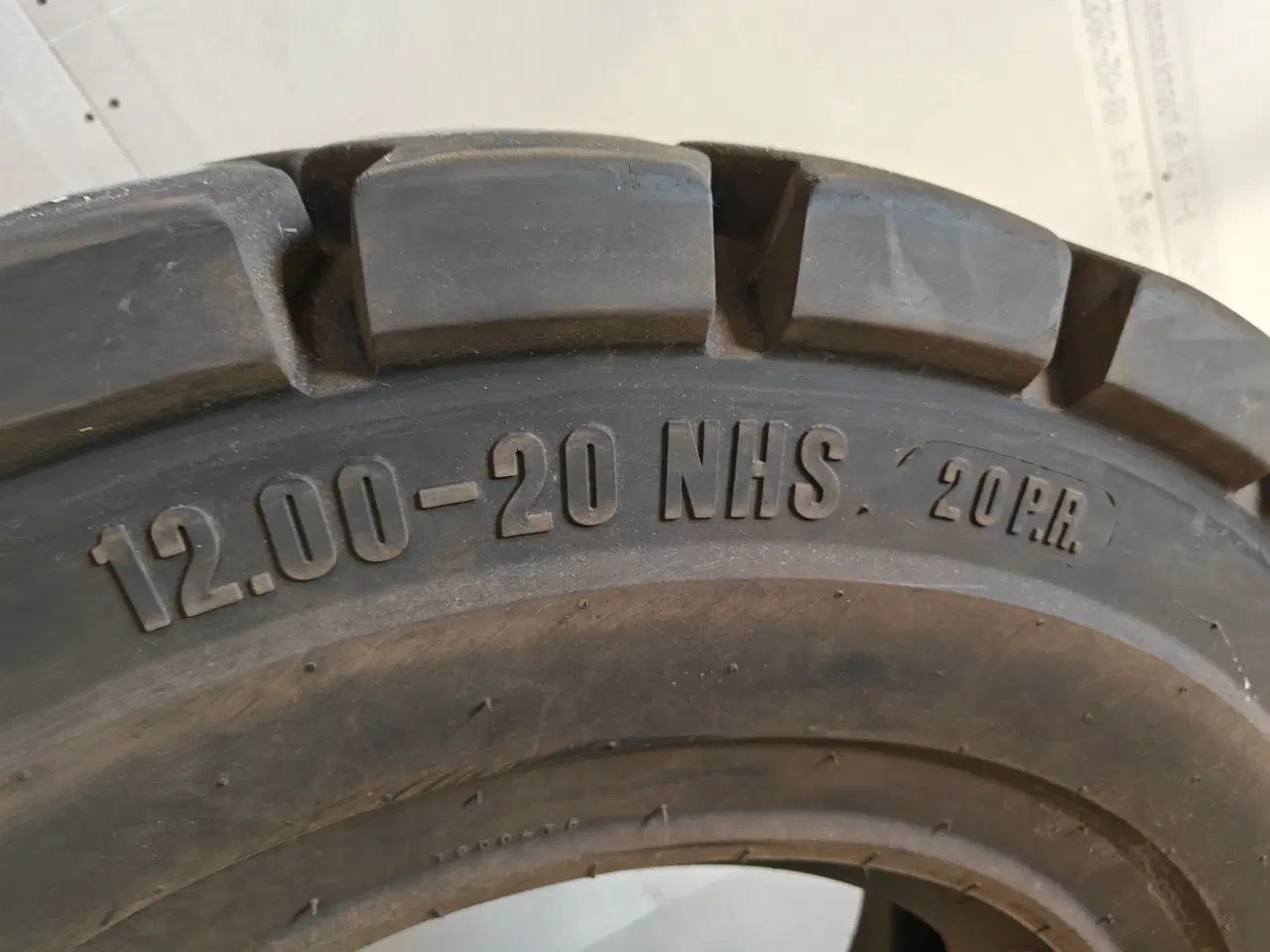 Billede 2 - Trelleborg truckdæk 12.00 - 20
