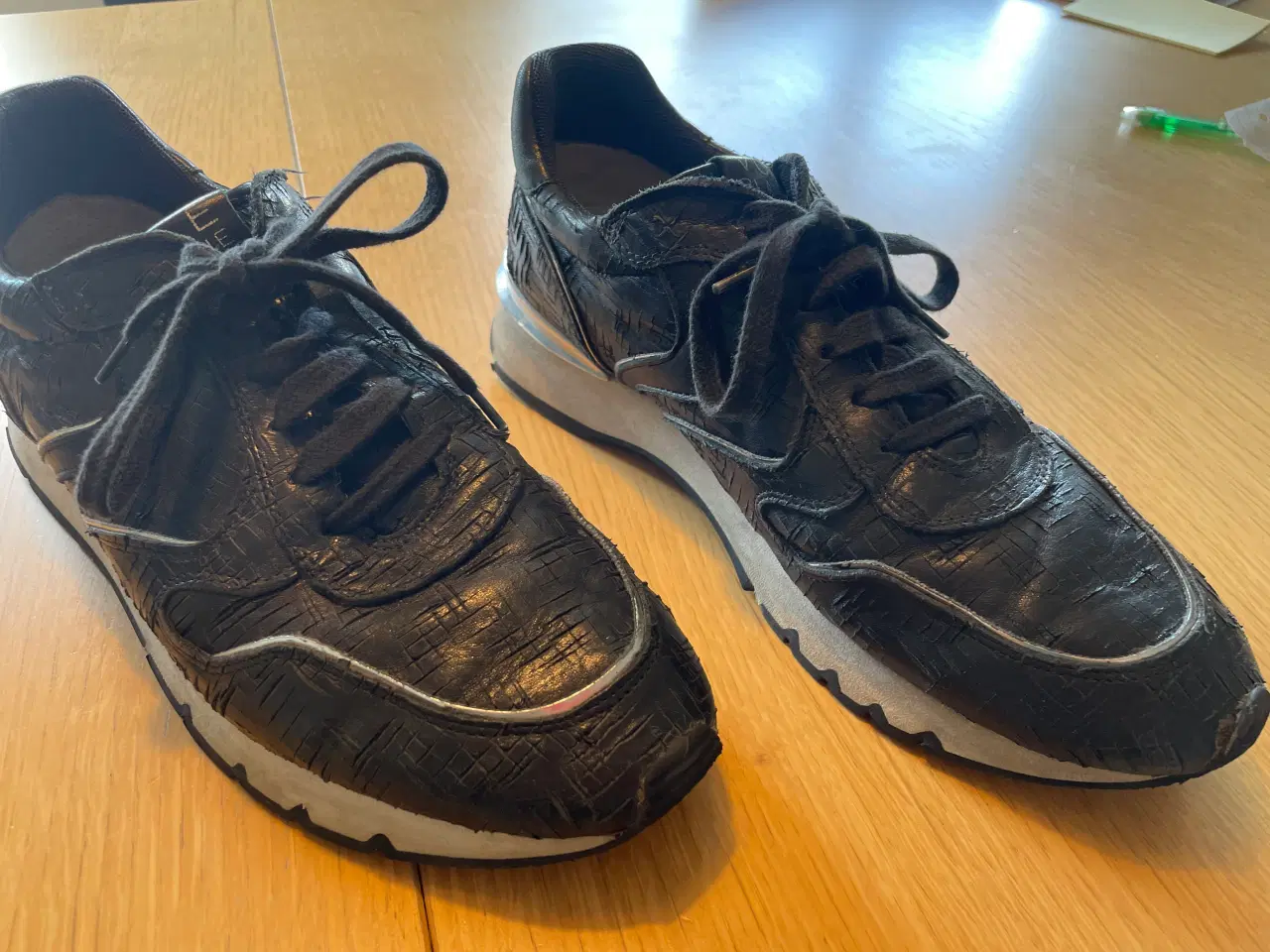 Billede 3 - Lækre Voile Blanche sneakers i sort skind