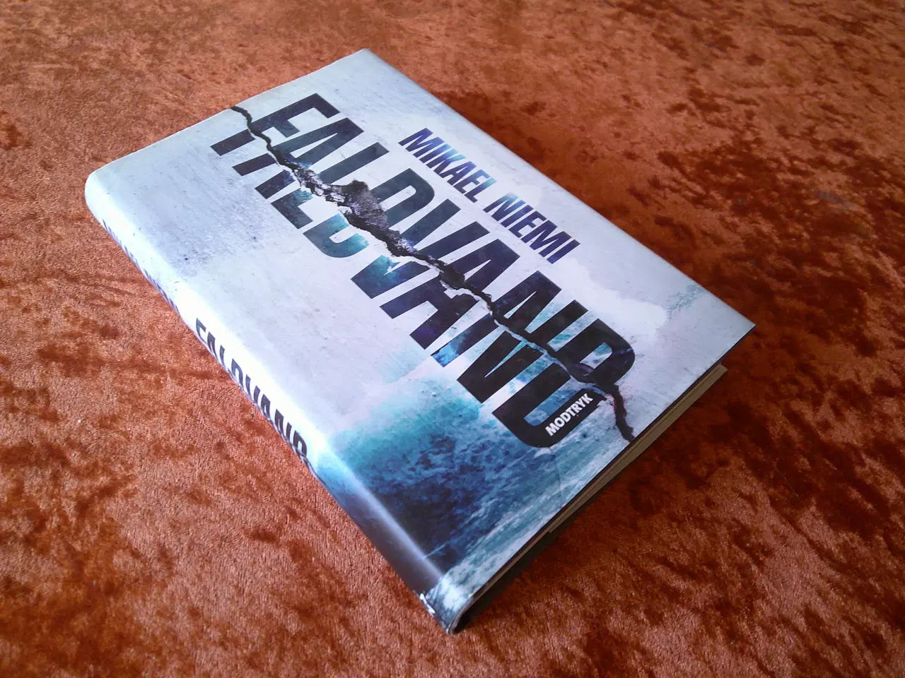 Billede 1 - Faldvand, Mikael Niemi,