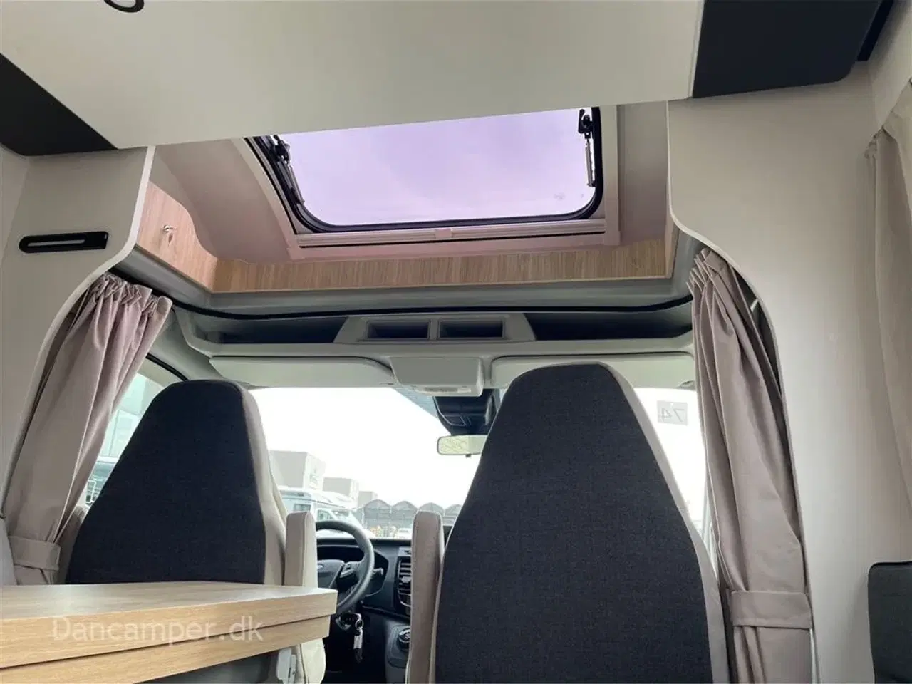 Billede 11 - 2026 - Chausson Slimmodel S614 Sport Line 165 Hk, 8-trins automatgear og adaptiv fartpilot