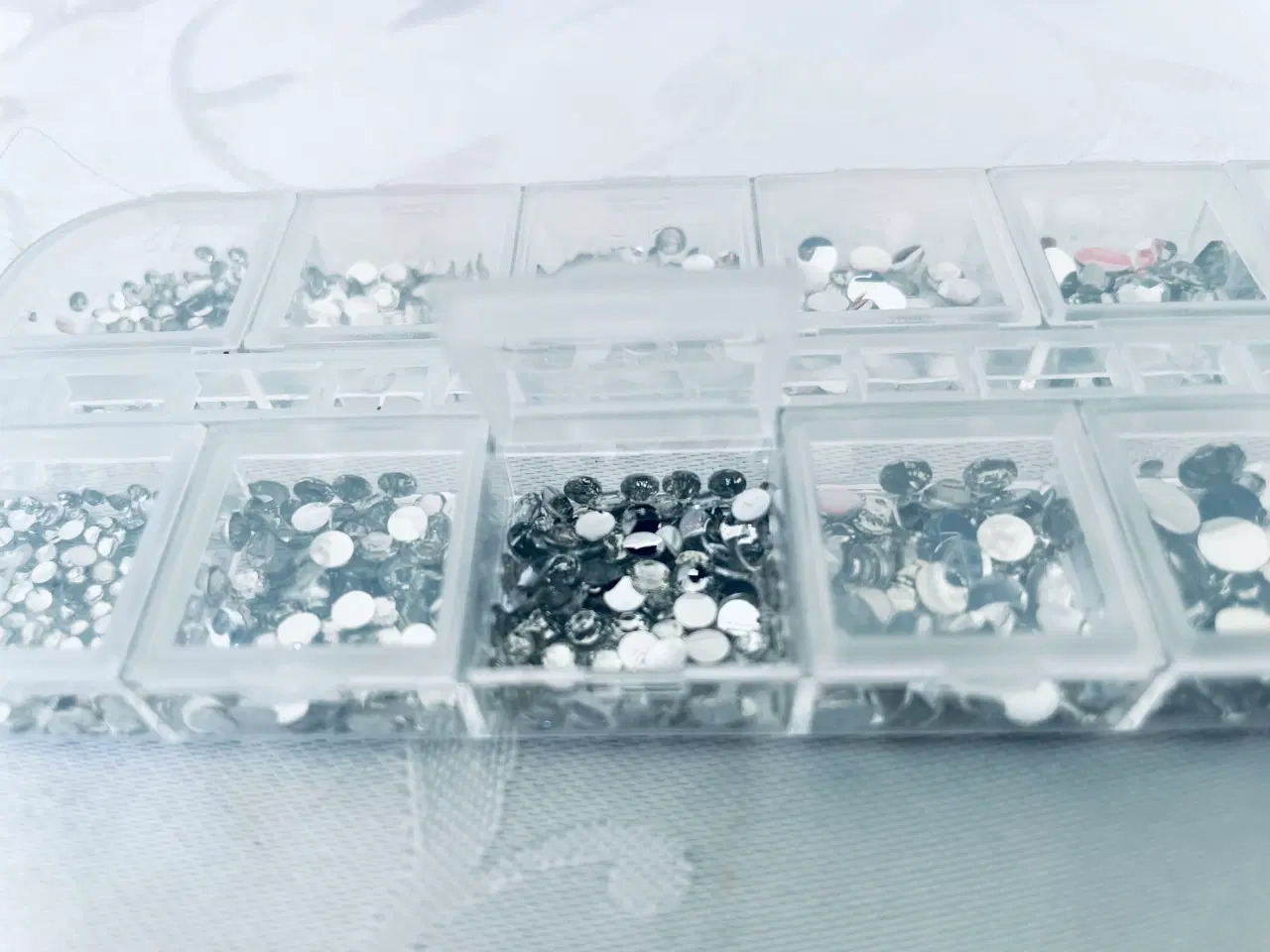 Billede 4 - Rhinsten + opbevarings æske 