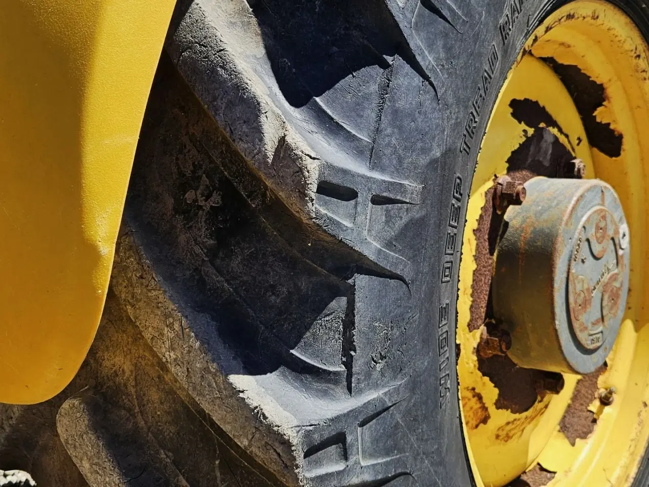 Billede 11 - New Holland LB115-4PS / skovlsæt / hydraulisk udskud / 6700 timer