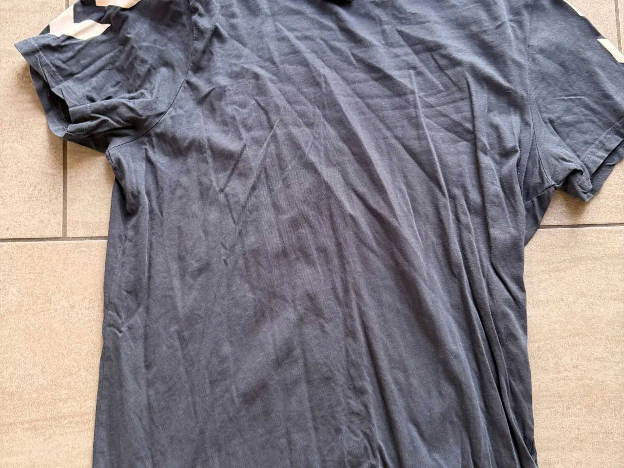 Billede 1 - Hummel T-shirts str. L