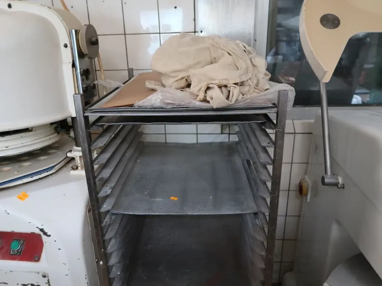 Billede 2 - Stikvogn med indhold