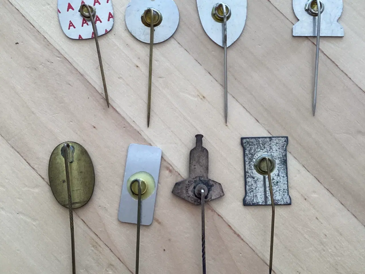 Billede 2 - 8 forskellige pins 