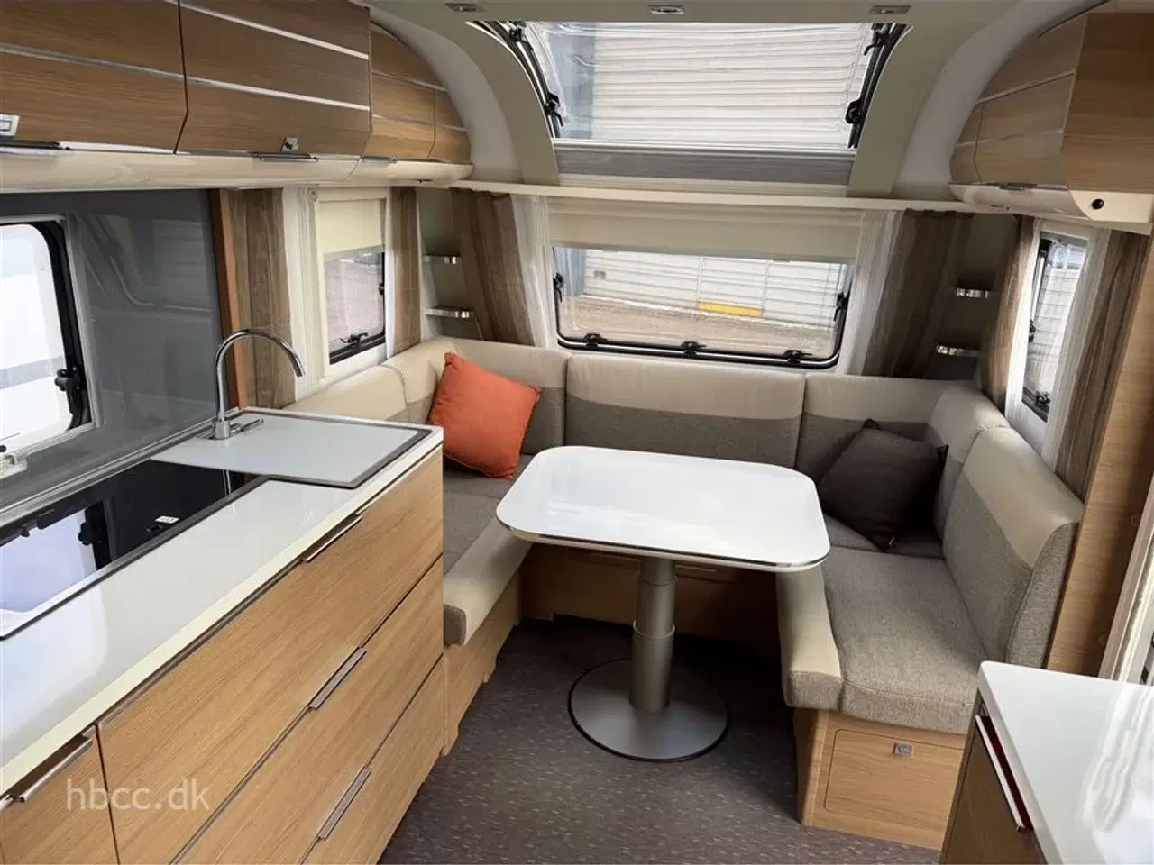 Billede 3 - 2018 - Adria Adora 522 UP Supreme   Adria Adora 522 UP (2018) – ALDE, mover, klima &amp;amp; elstøtteben