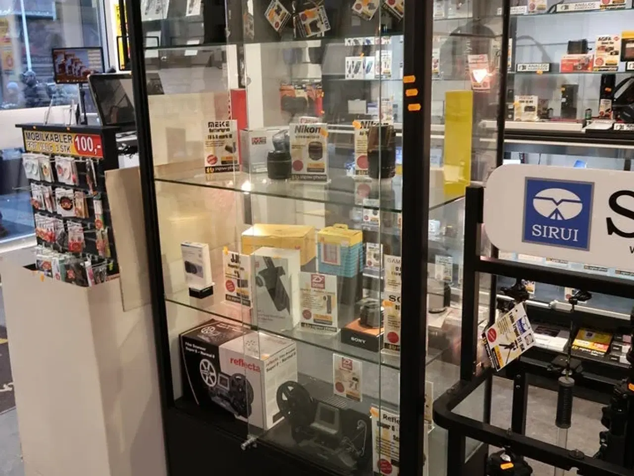 Billede 1 - Butiksinventar uden indhold