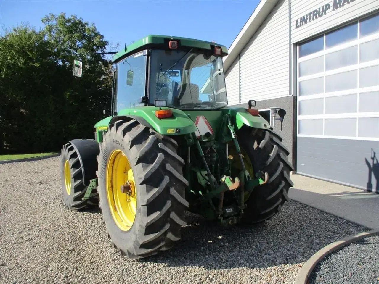 Billede 11 - John Deere 8300 Pæn regulær traktor med rigtig gode dæk på.