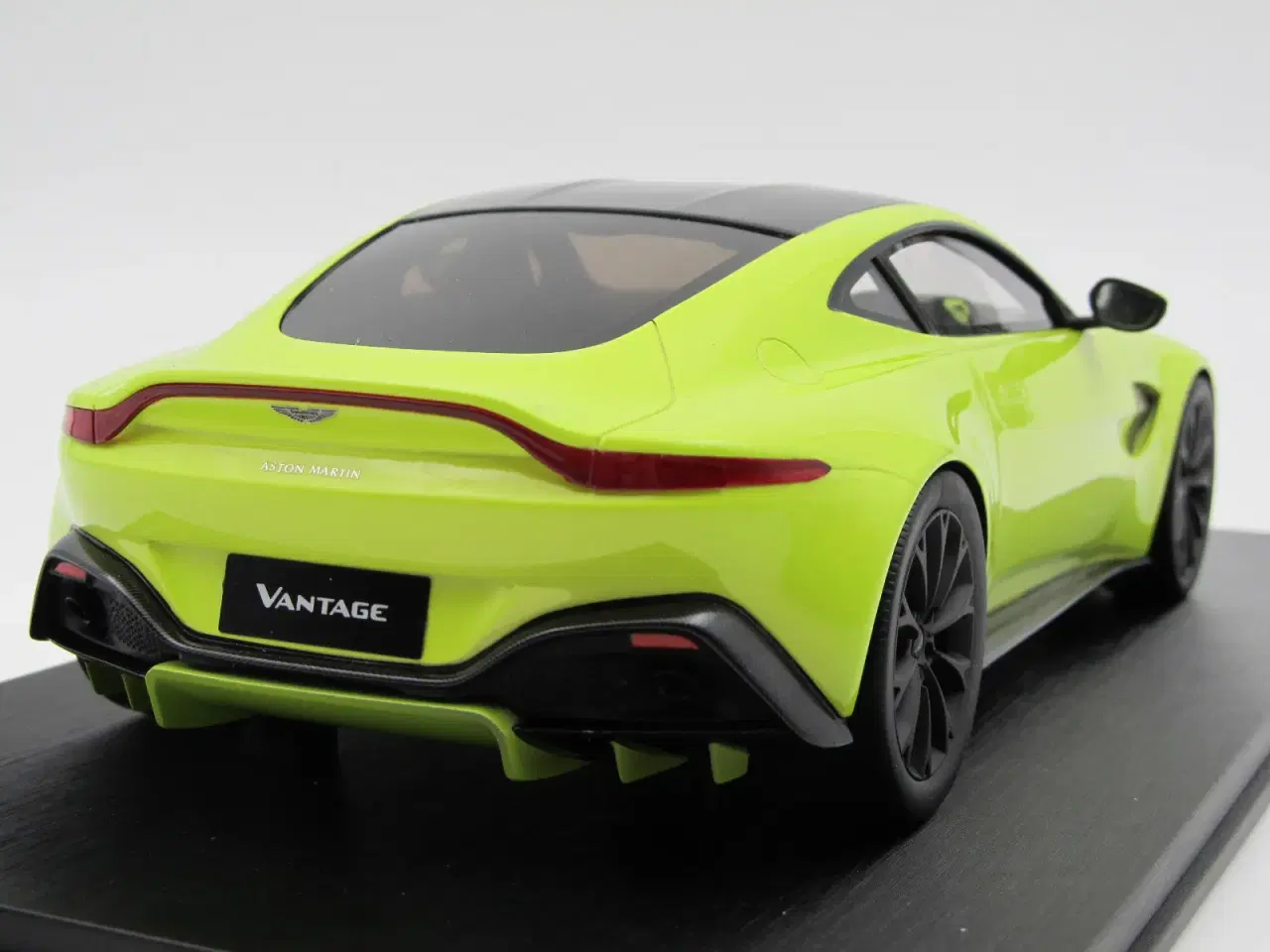 Billede 4 - 2018 Aston Martin Vantage Limited Edition - 1:18
