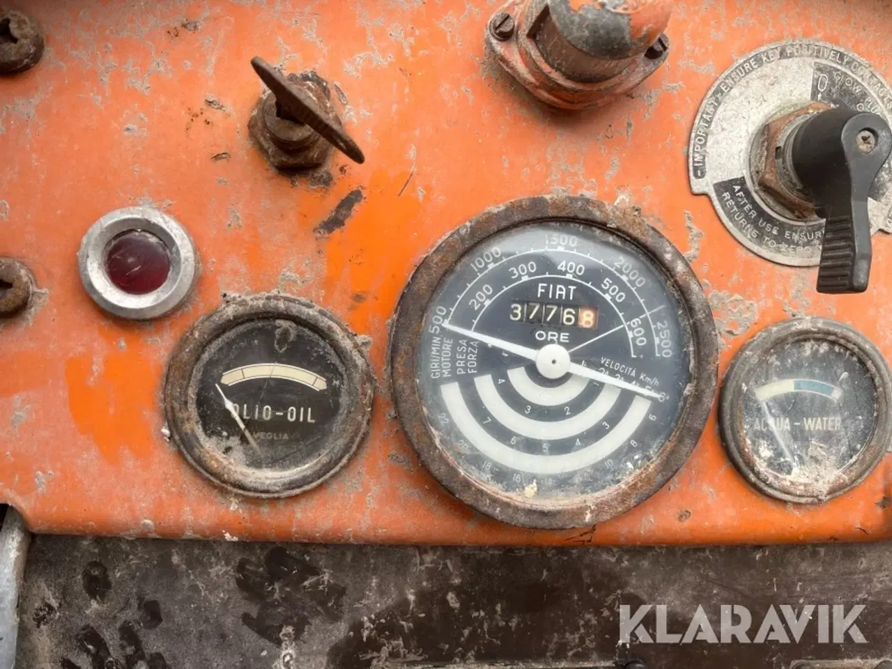 Billede 9 - Traktor Fiat 411 4 cylinder Diesel