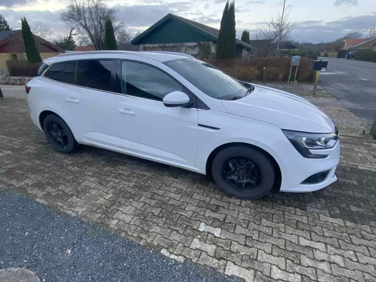 Billede 2 - NYSYNET Renualt Megane - Perfekt familievogn