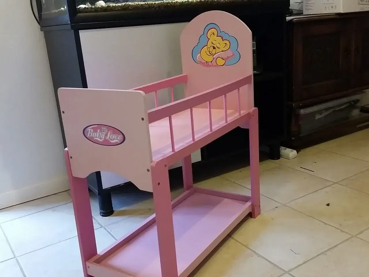 Billede 2 - Tremmeseng til dukker