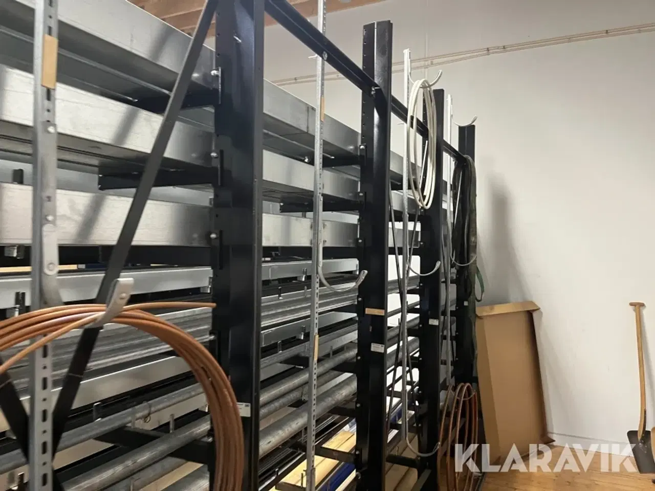 Billede 9 - Grenreol en række