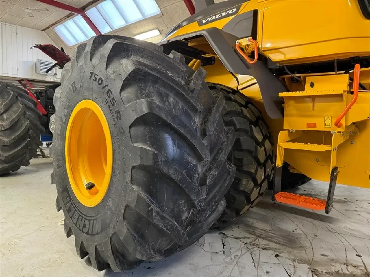 Billede 4 - Michelin 750/65R26 FABRIKSNYE TIL VOLVO L70 OG L90