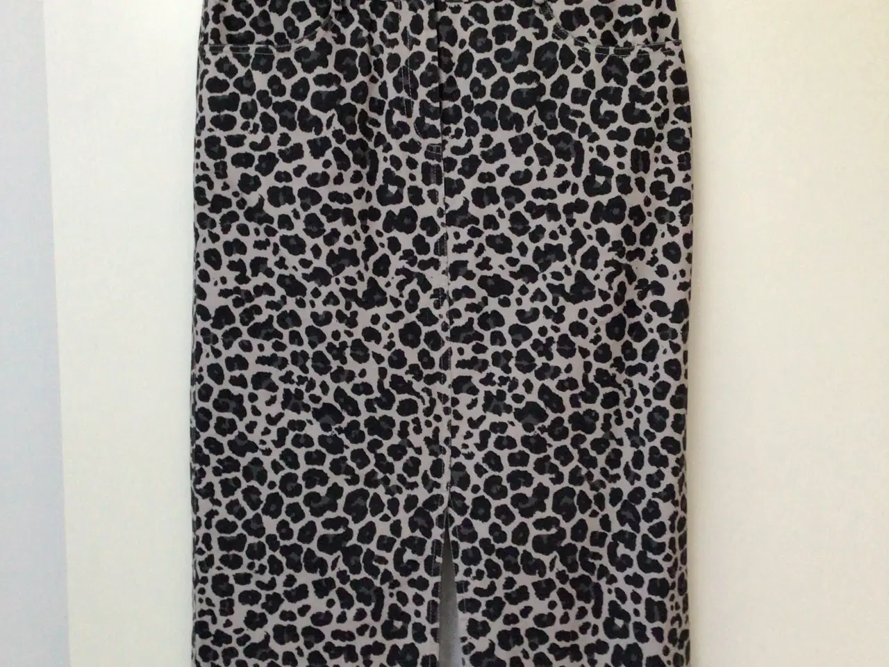 Billede 1 - Depeche nederdel str M