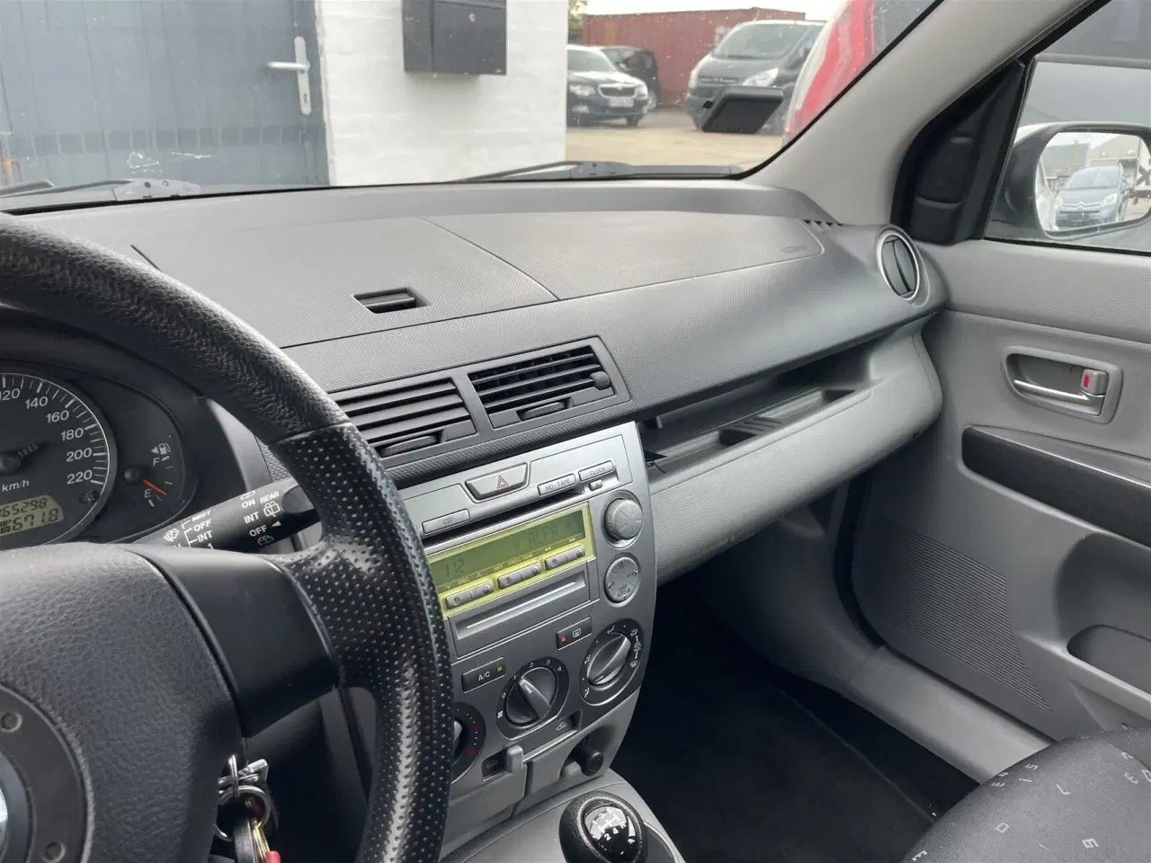Billede 15 - Mazda 2 1,4 Touring Aircondition 80HK Stc
