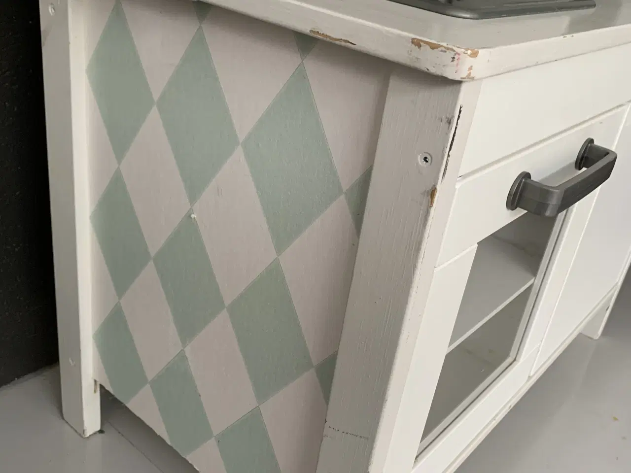 Billede 4 - Hvidmalet legekøkken fra IKEA