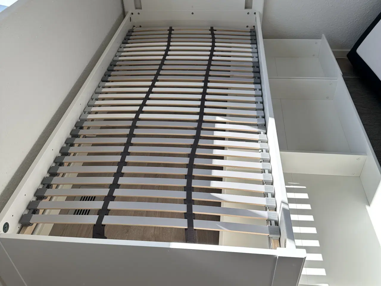 Billede 2 - Ikea sengestel