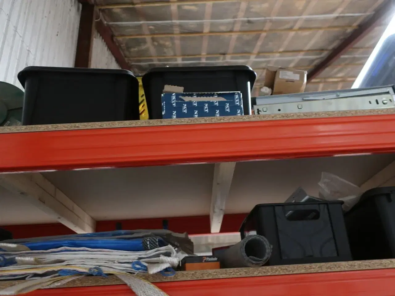 Billede 28 - Lagerreol med div. Værktøj og varelager