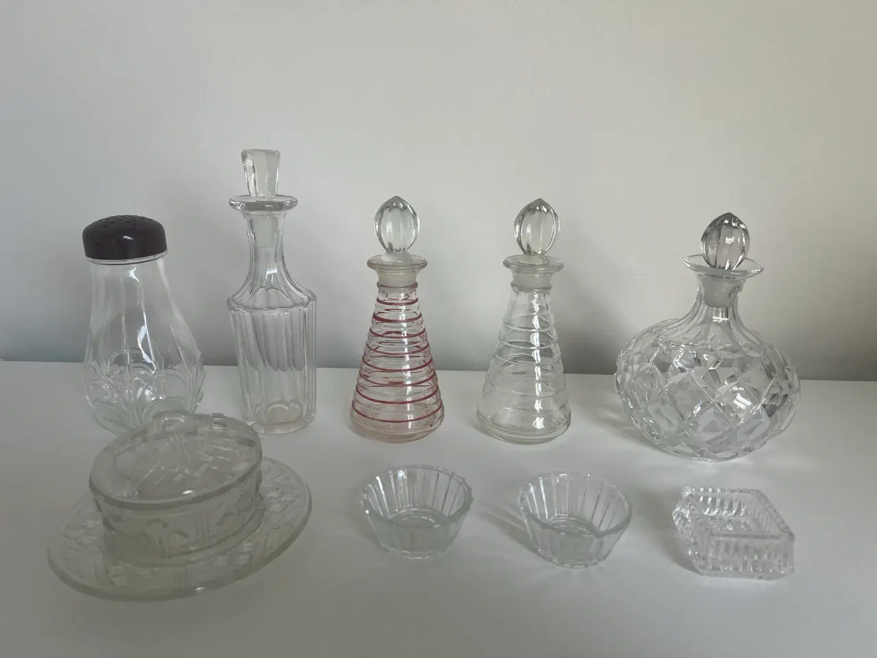 Billede 1 - Eddike/olie karafler, saltkar, løgklokke m.fl. 