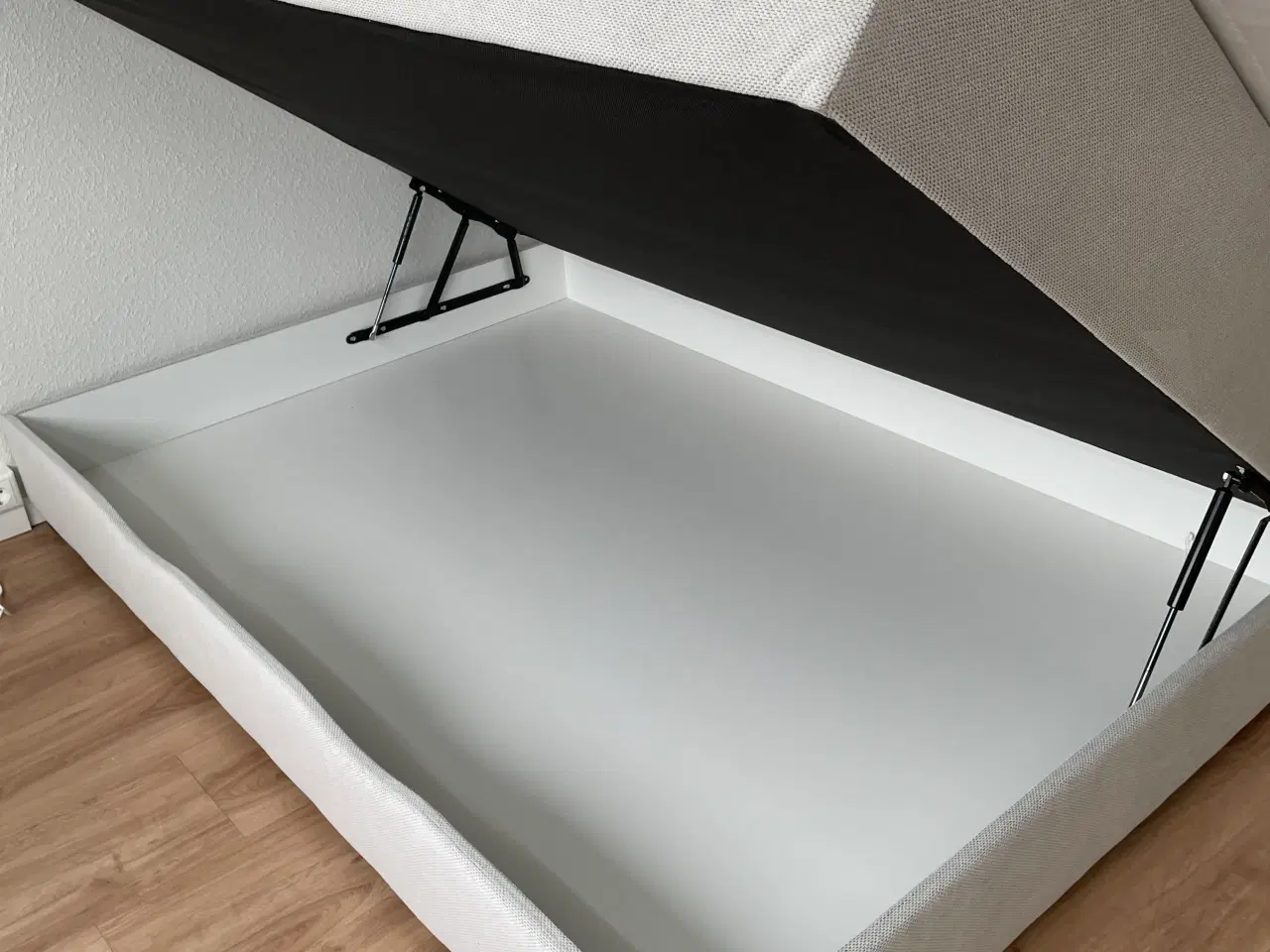 Billede 3 - Boxseng med opbevarings understel