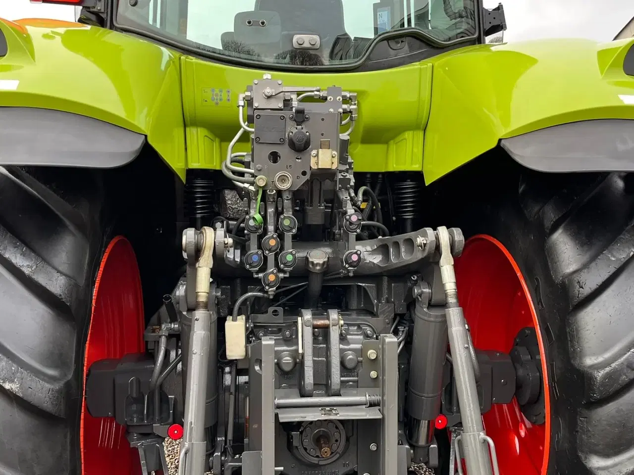 Billede 12 - CLAAS Axion 830 Med frontlift. Velholdt traktor.