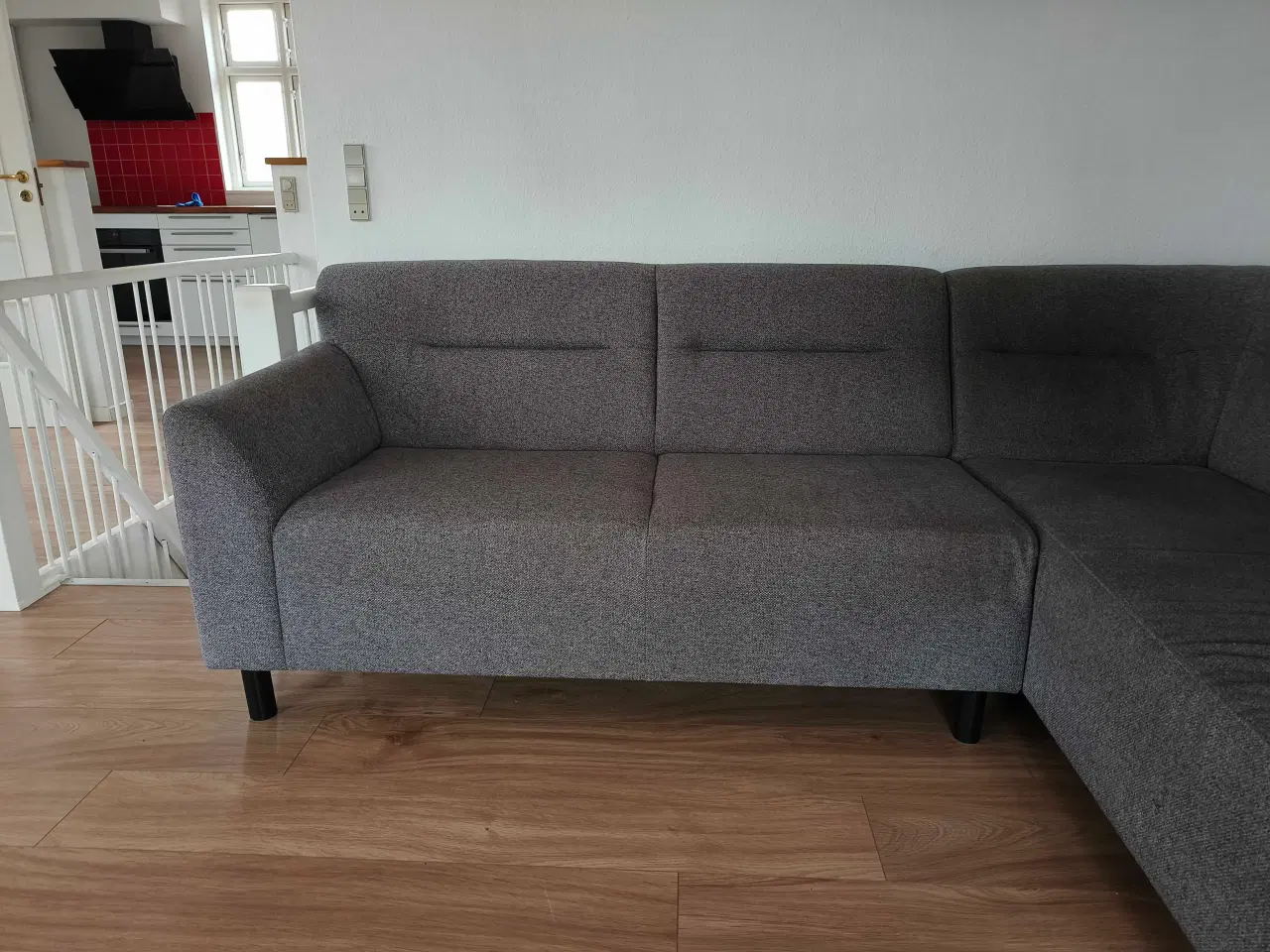 Billede 1 - Grå sofa med chaiselong