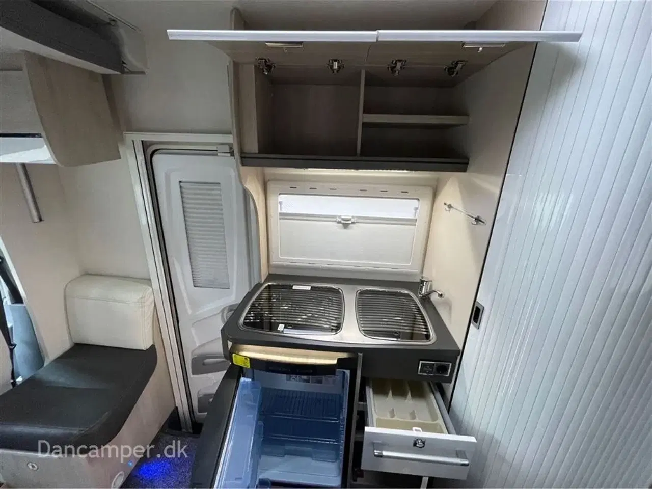 Billede 24 - 2019 - Chausson Flash 515   Anvisningsbil!  2019 model! En ejer! Under 6m. 170Hk Ford, model med fransk seng, markise og NX5-alarm. Nysynet.