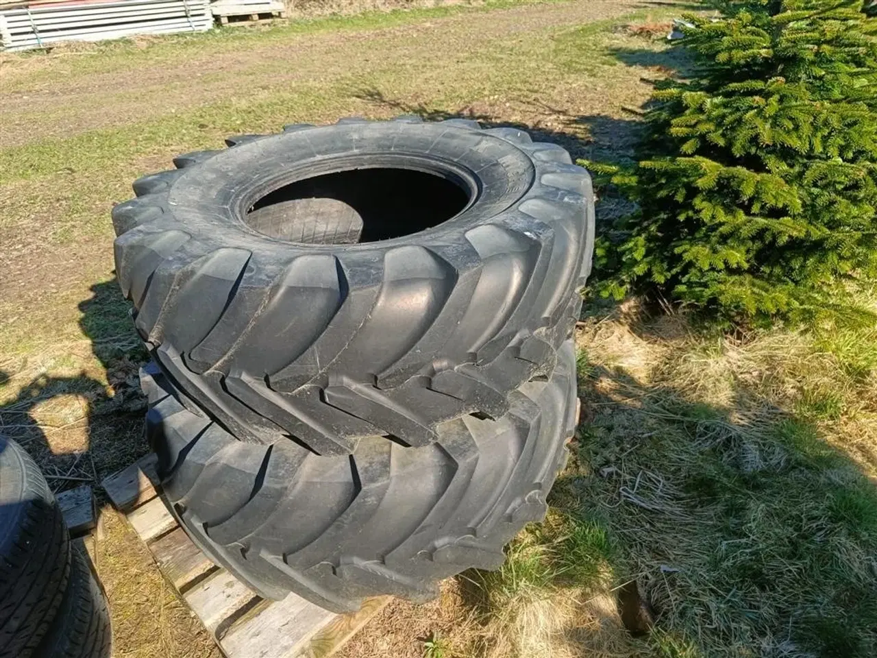 Billede 1 - Michelin 405/70 R20 2 stk. (Momsfri)