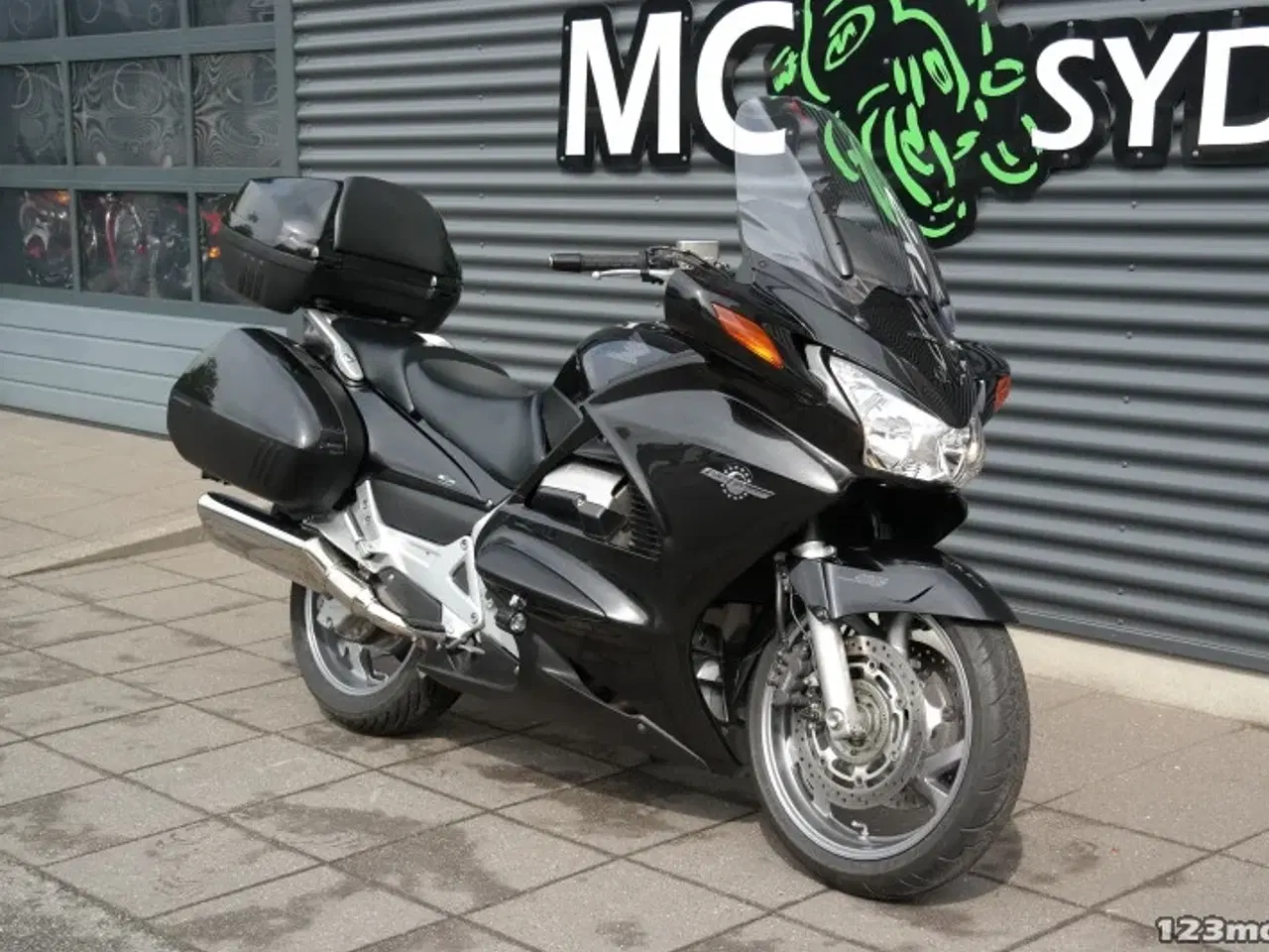 Billede 2 - Honda ST 1300 Pan European MC-SYD       BYTTER GERNE